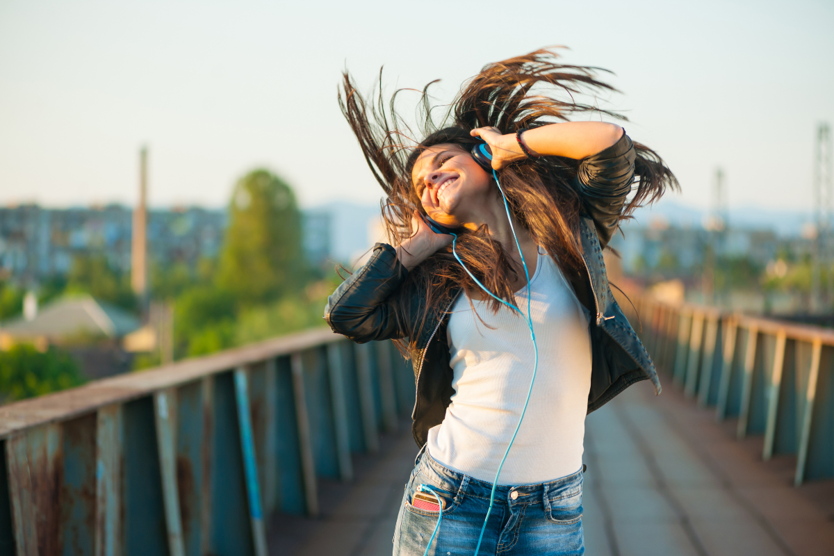 3 Simple Essential Oil Blends To Suit Your Many Moods