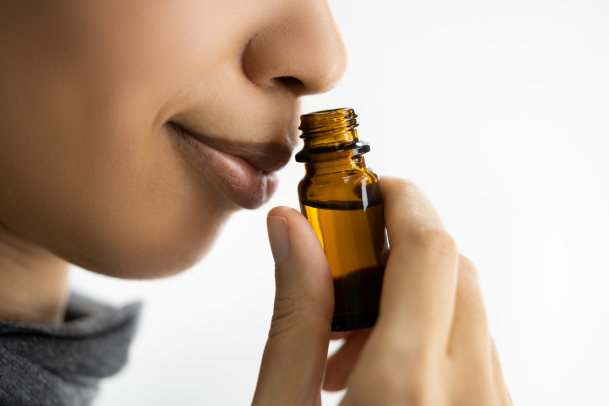Beginner’s Guide to Aromatherapy: Oil Starter Kits and How to Use Them